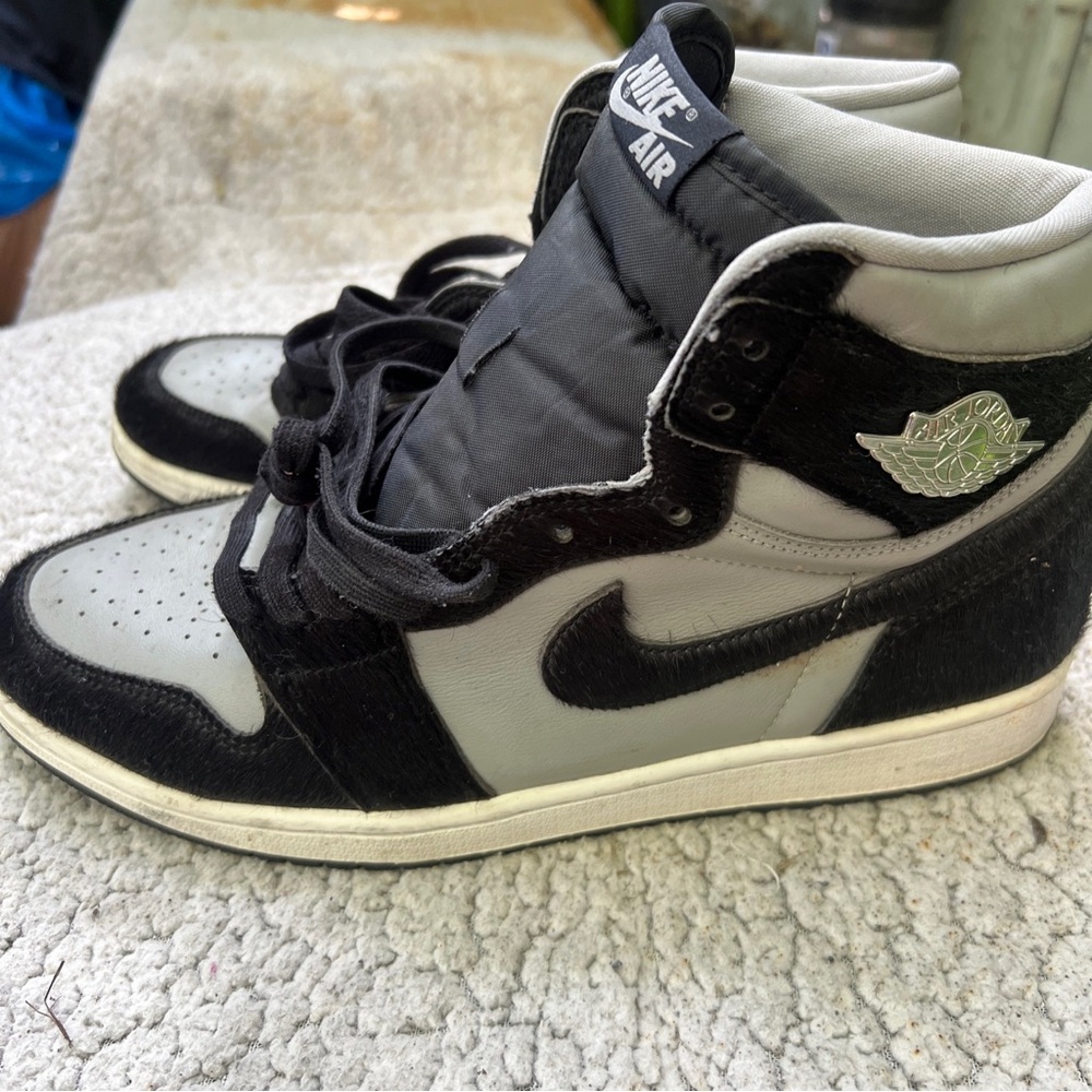 Jordan 1 Nike High-Top Sneakers in Black and Gray